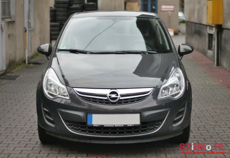 2013' Opel Corsa photo #1