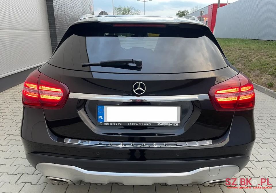 2017' Mercedes-Benz Gla photo #6