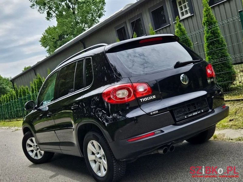 2009' Volkswagen Tiguan photo #3
