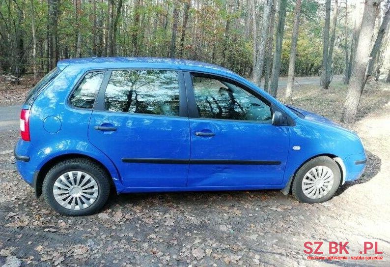2002' Volkswagen Polo photo #1