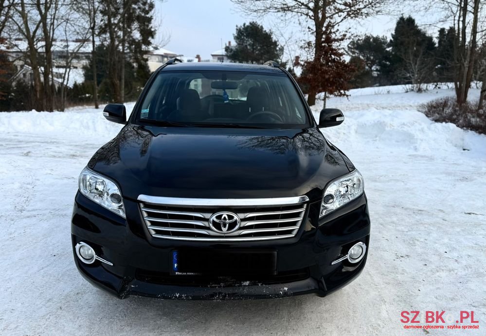 2011' Toyota RAV4 photo #2