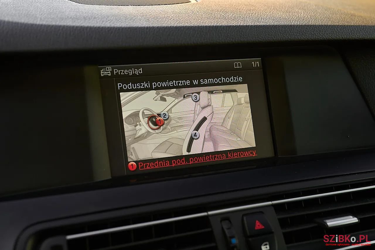 2010' BMW 5 Series photo #5