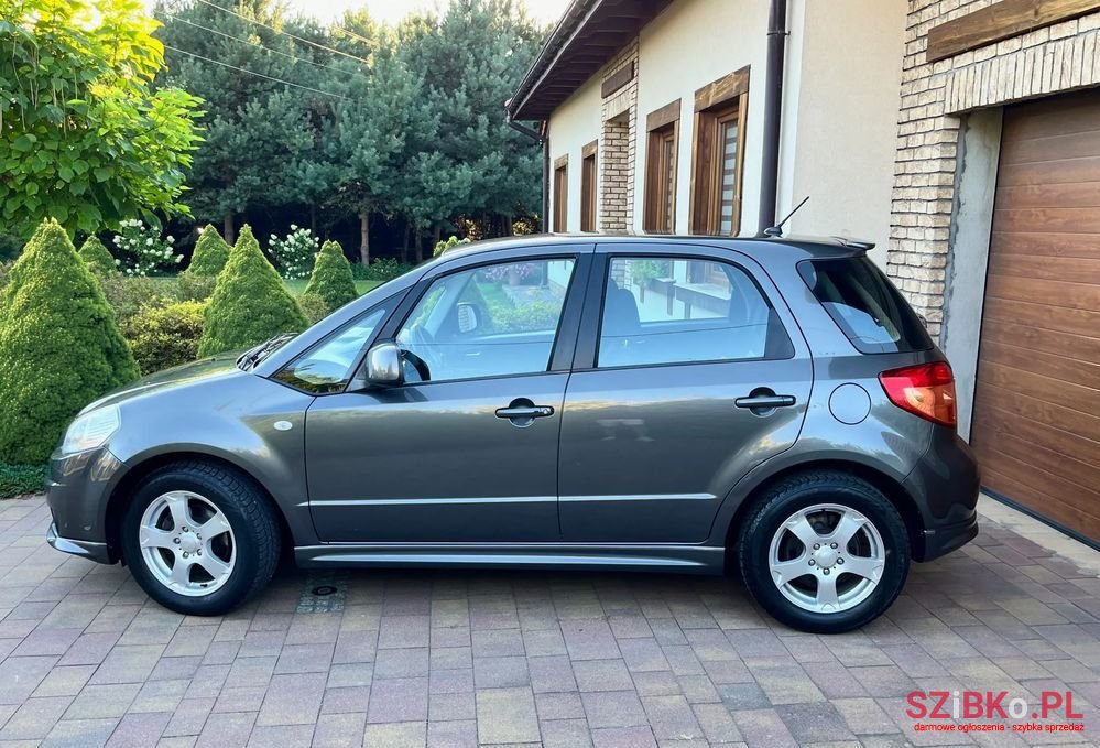 2010' Suzuki SX4 1.6 Premium photo #4