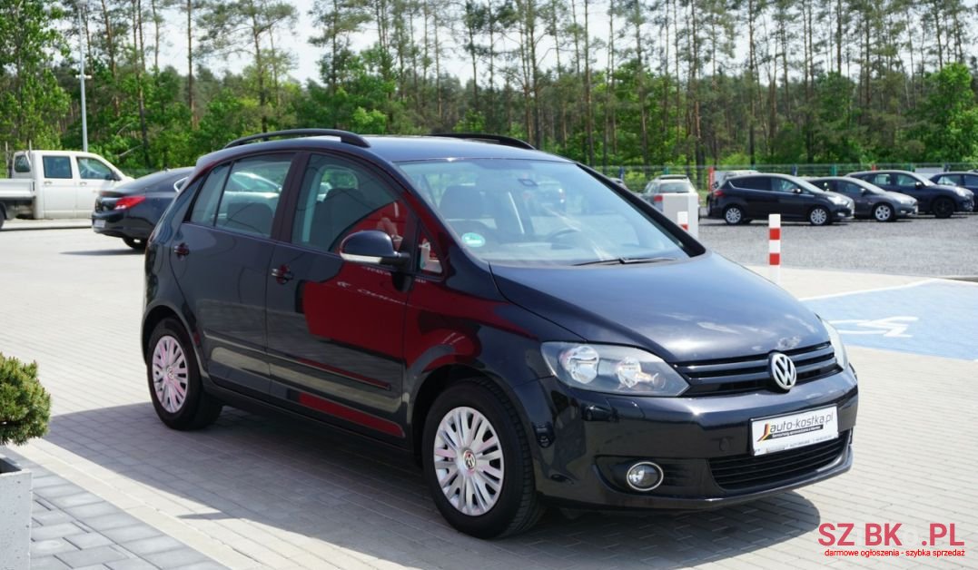 2009' Volkswagen Golf Plus photo #2
