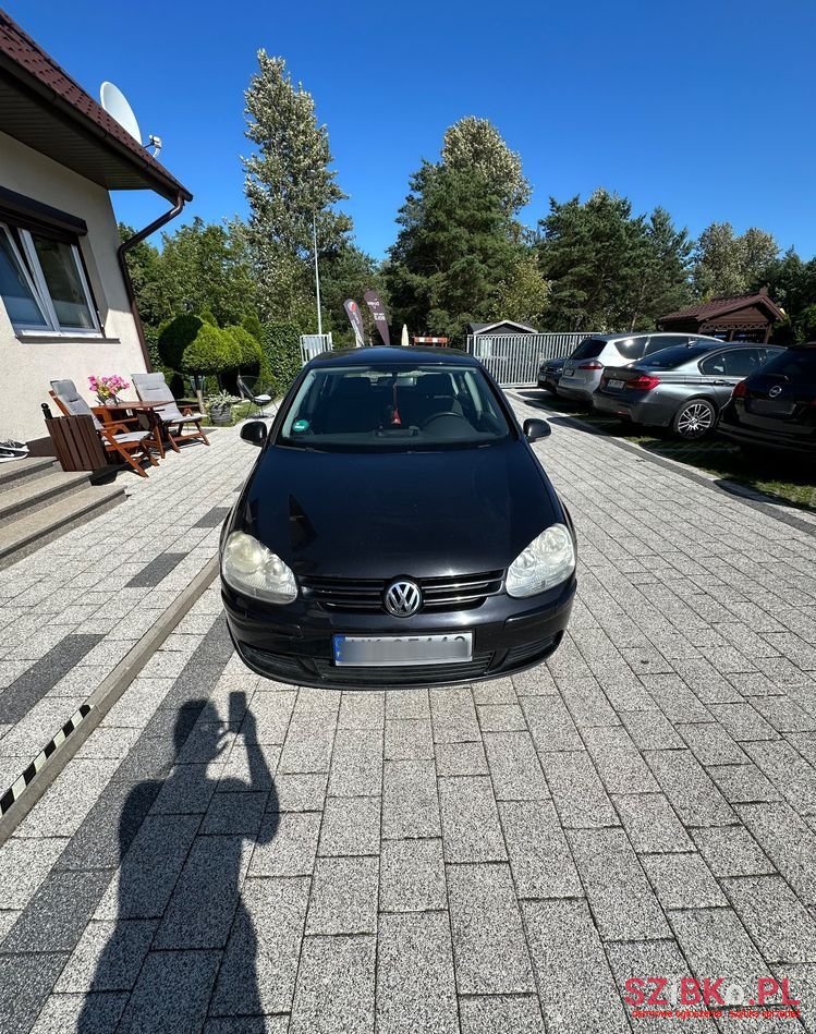 2005' Volkswagen Golf photo #4