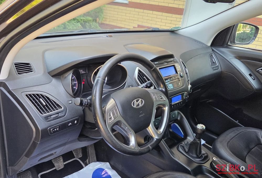2011' Hyundai ix35 2.0 Premium 2Wd photo #6