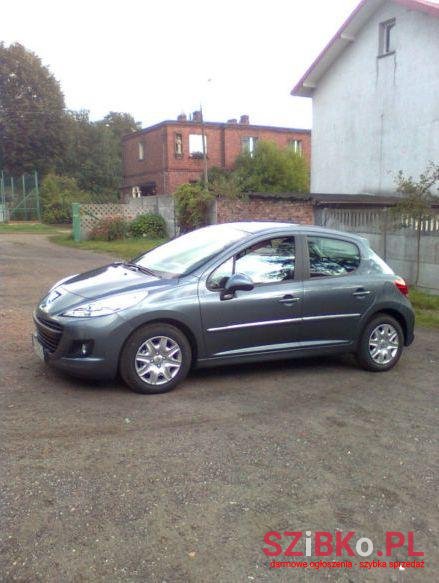 2011' Peugeot photo #1