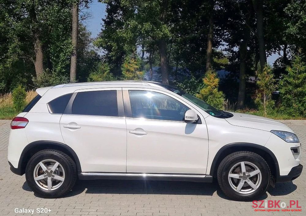 2012' Peugeot 4008 photo #5