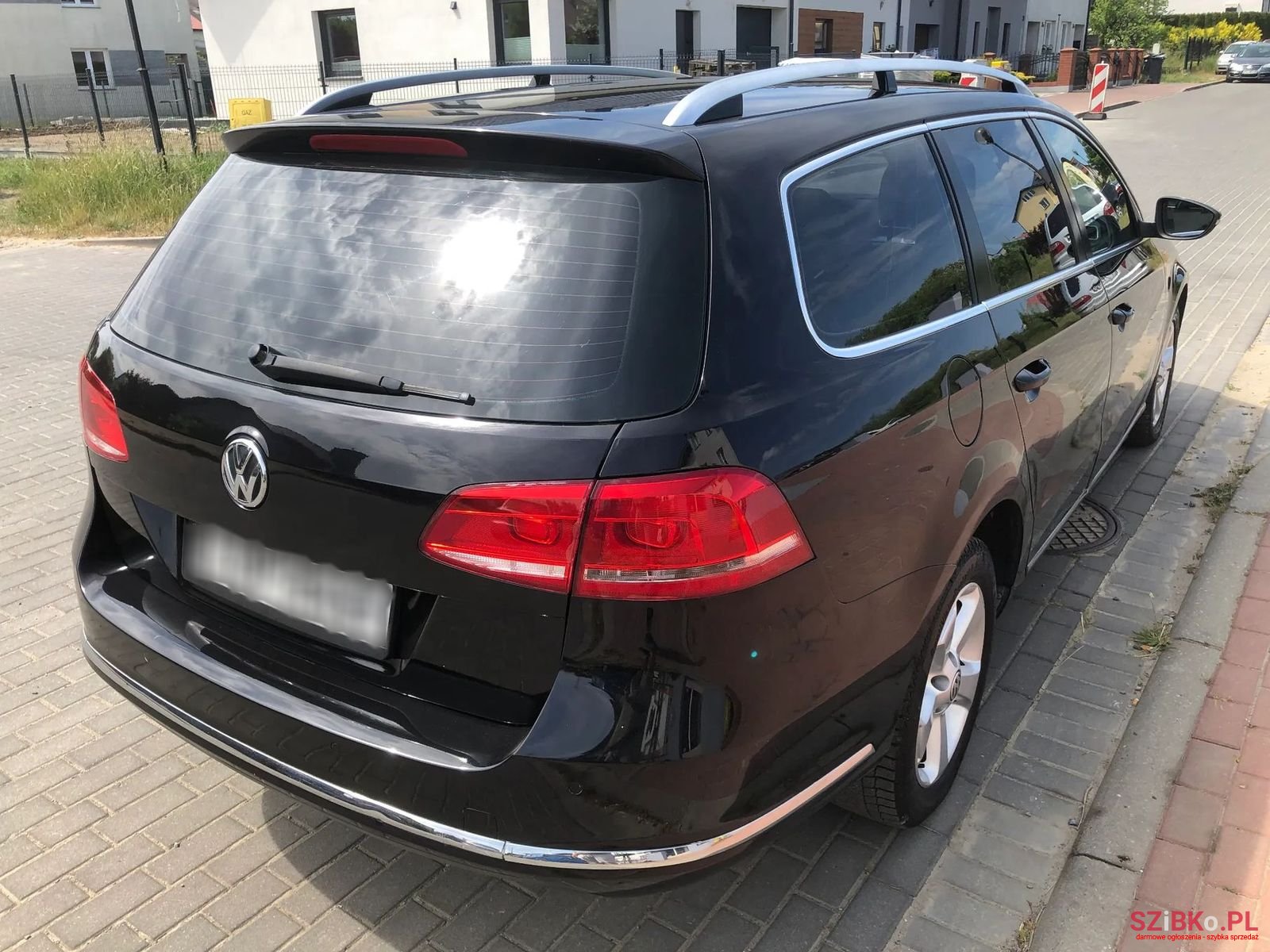 2011' Volkswagen Passat photo #5