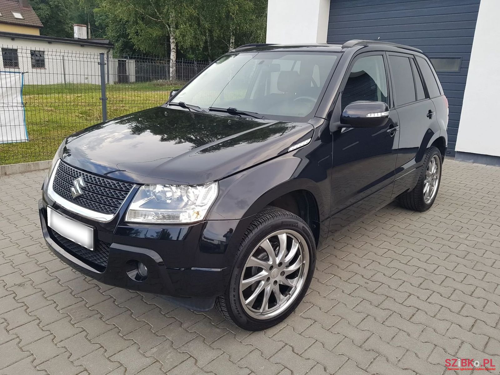 2010' Suzuki Grand Vitara photo #5