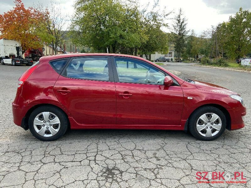 2011' Hyundai i30 photo #2