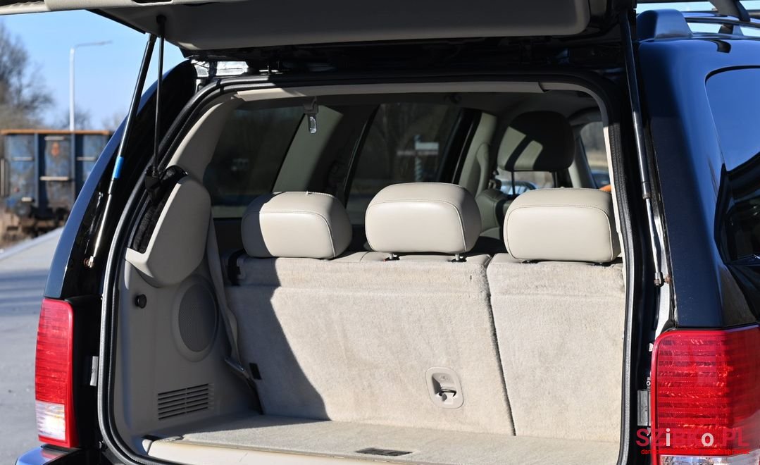 2007' Chrysler Aspen photo #6