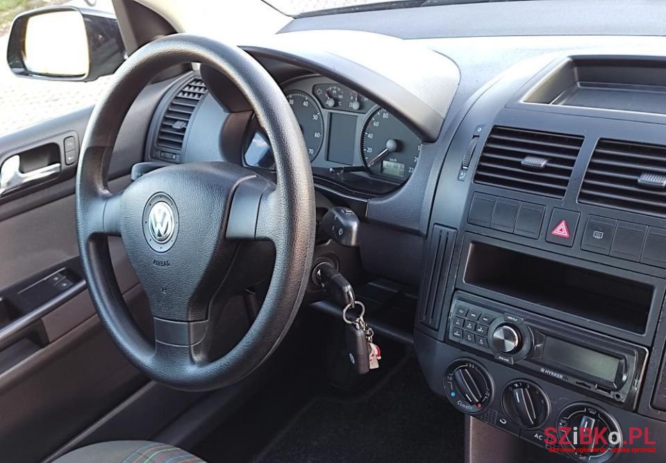 2008' Volkswagen Polo photo #6