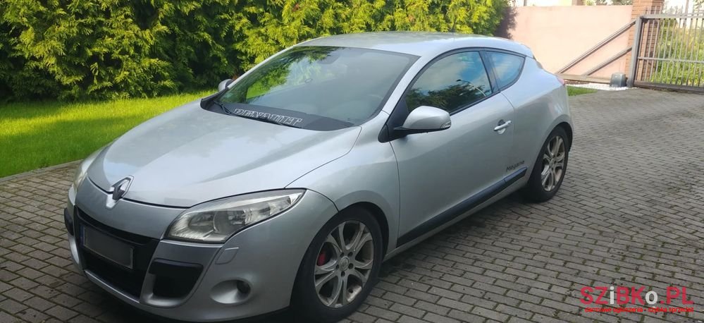 2009' Renault Megane photo #1