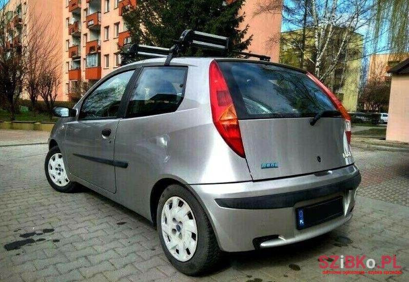 2002' Fiat Punto photo #1