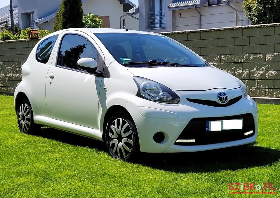 2012' Toyota Aygo photo #1