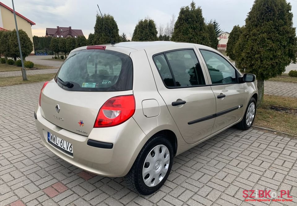 2007' Renault Clio photo #5