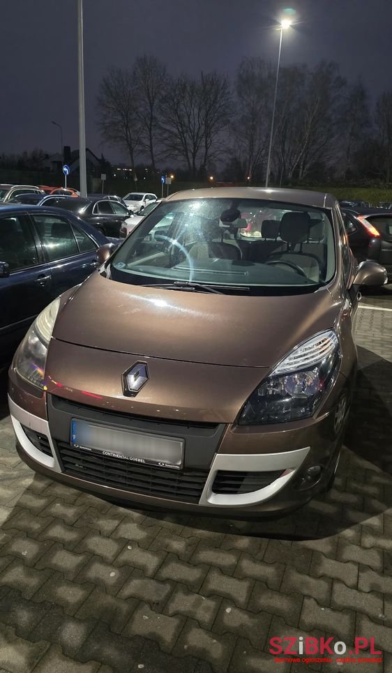 2010' Renault Scenic photo #2