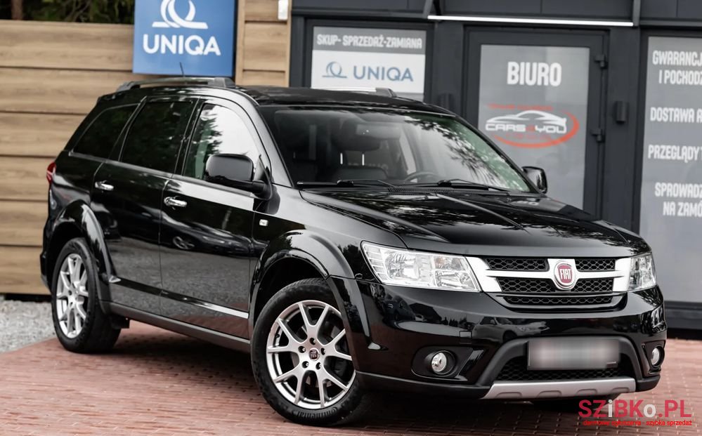 2013' Fiat Freemont 3.6 V6 Urban photo #2