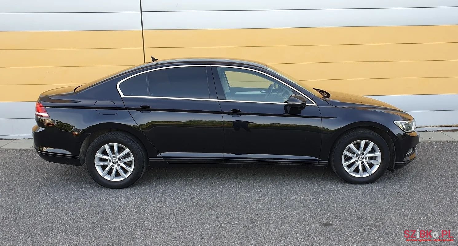 2016' Volkswagen Passat photo #6