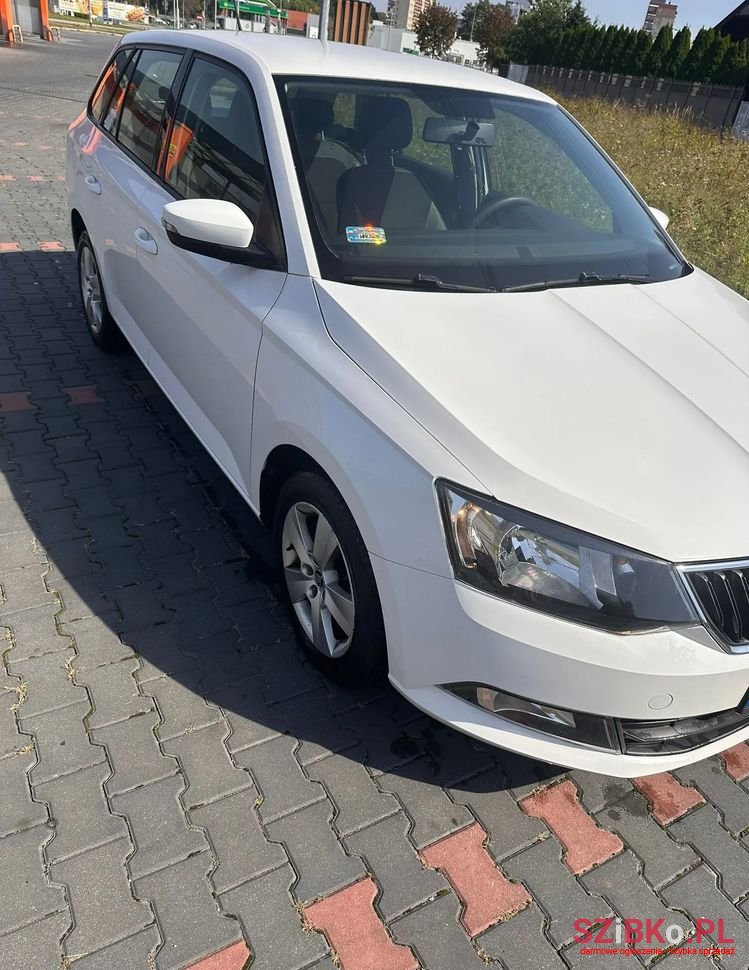 2017' Skoda Fabia 1.4 Tdi Ambition photo #1