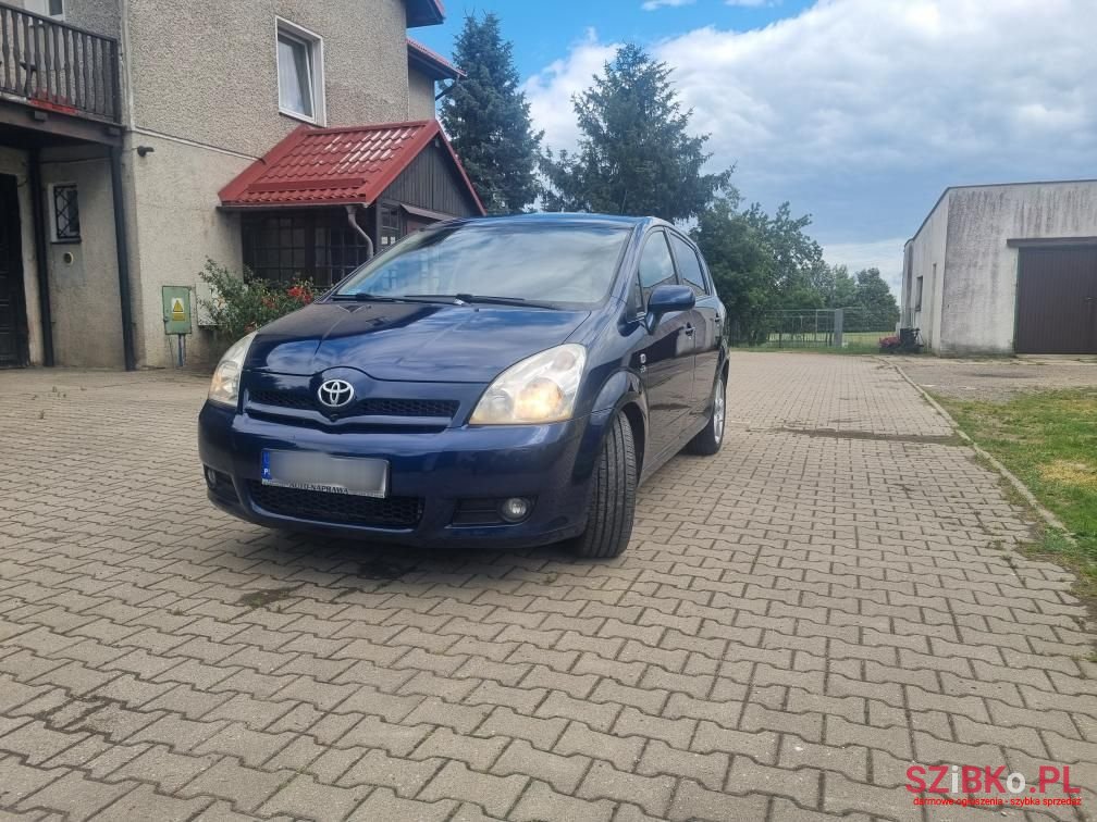 2007' Toyota Corolla Verso photo #1