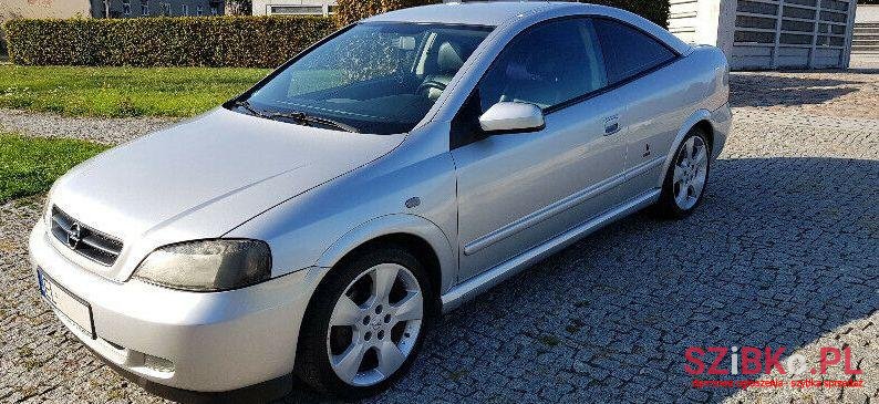 2004' Opel Astra photo #1