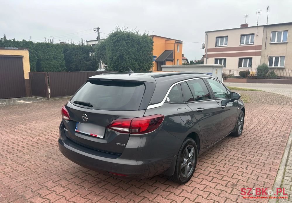 2016' Opel Astra photo #4