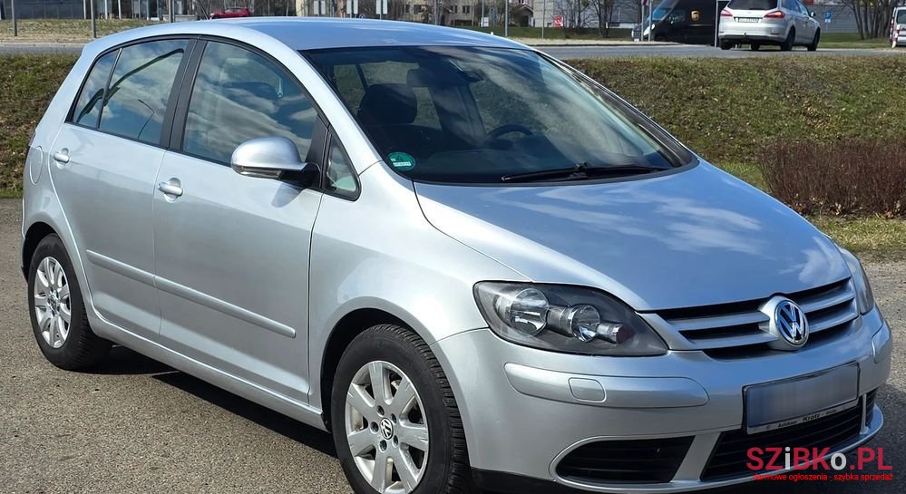 2005' Volkswagen Golf Plus photo #1