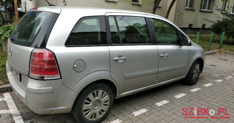 2006' Opel Zafira photo #1