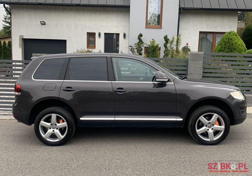 2007' Volkswagen Touareg photo #3