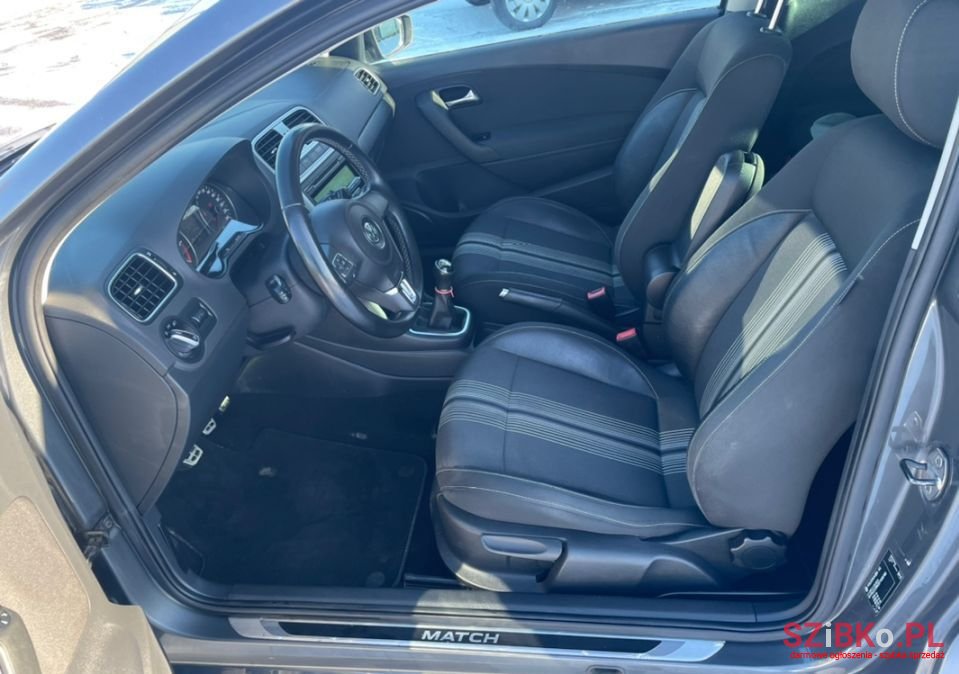 2012' Volkswagen Polo photo #5