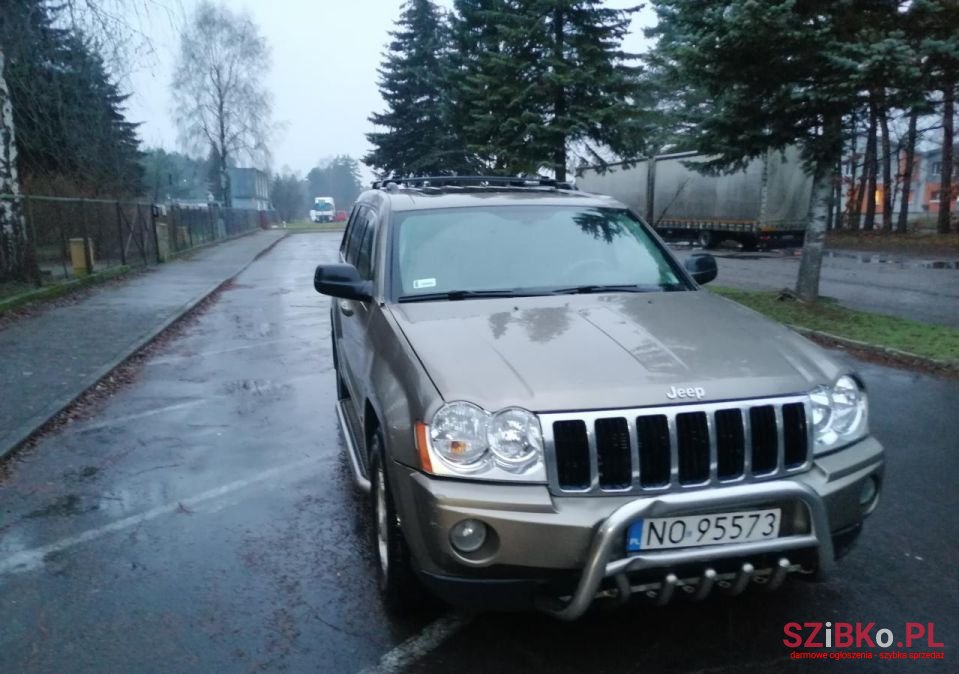 2007' Jeep Grand Cherokee photo #2