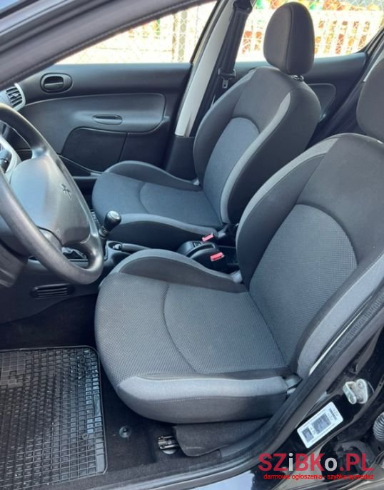 2012' Peugeot 206 Plus photo #6