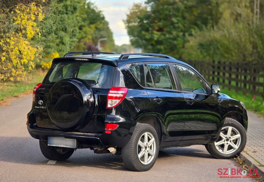 2011' Toyota RAV4 photo #3