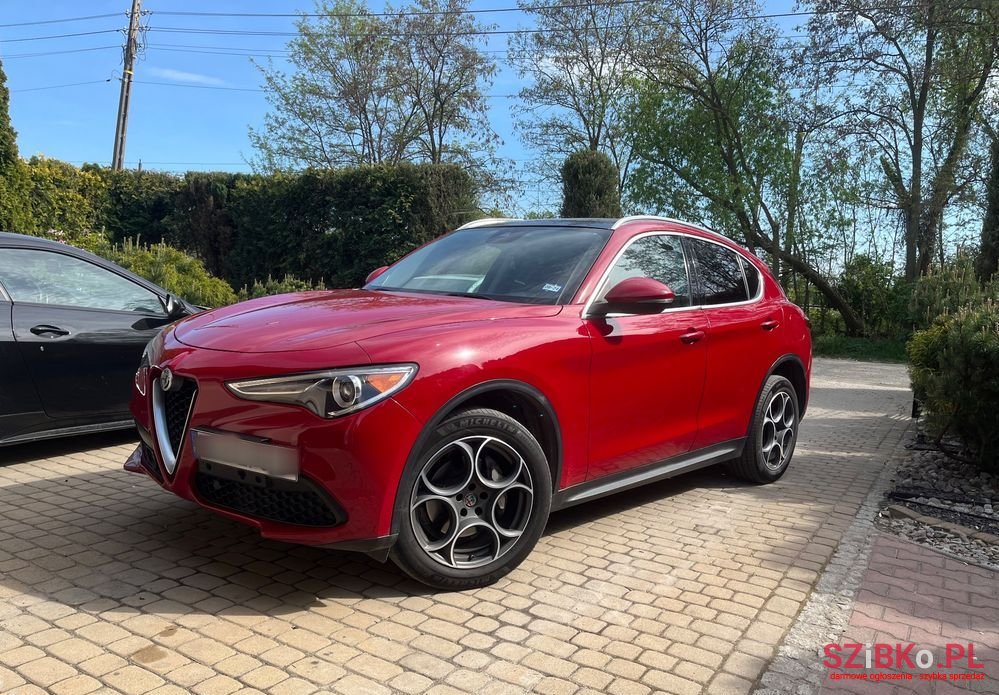 2017' Alfa Romeo Stelvio photo #1