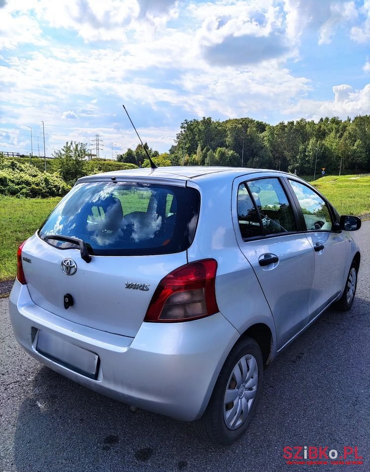 2008' Toyota Yaris photo #3