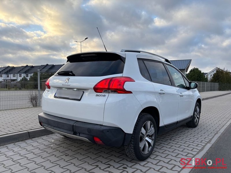 2016' Peugeot 2008 1.2 Pure Tech Style photo #6