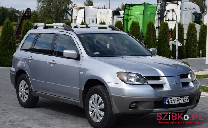 2003' Mitsubishi Outlander photo #2