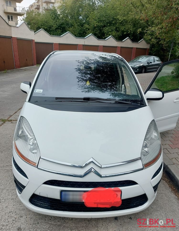 2010' Citroen C4 Picasso photo #1