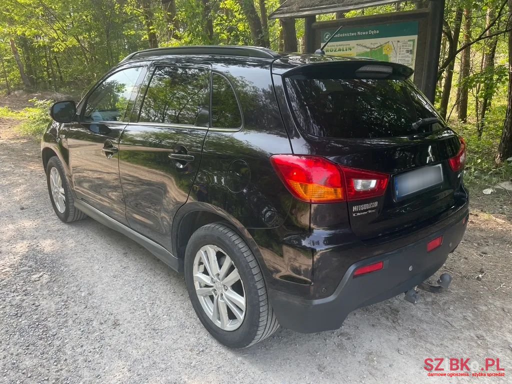 2011' Mitsubishi ASX photo #3