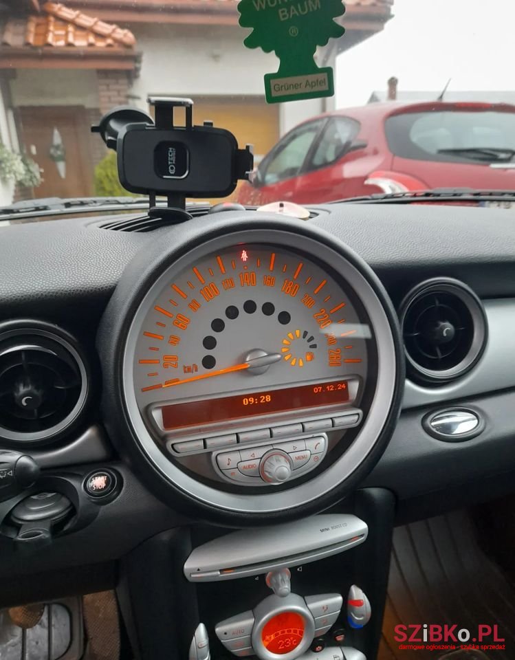 2009' MINI Clubman Cooper photo #5