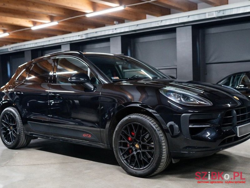 2020' Porsche Macan Gts photo #3