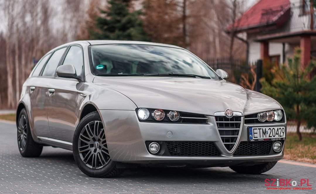 2006' Alfa Romeo 159 photo #1