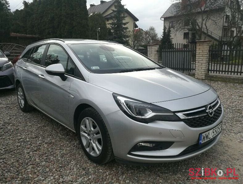 2016' Opel Astra photo #1