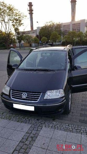 2004' Volkswagen Sharan photo #2