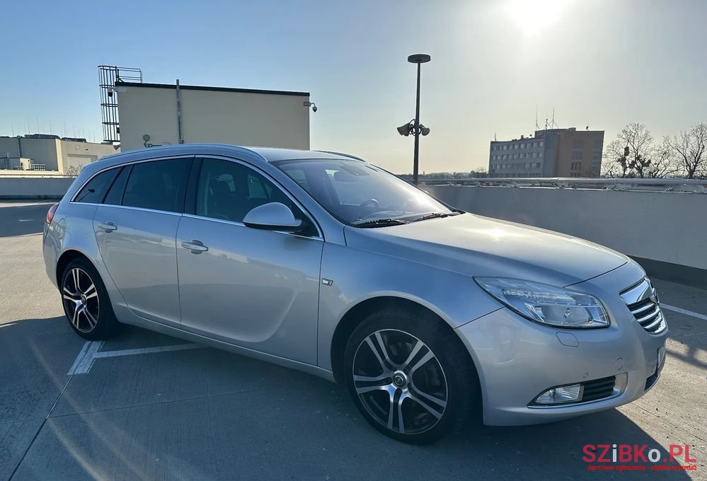 2011' Opel Insignia 2.0 Cdti photo #1