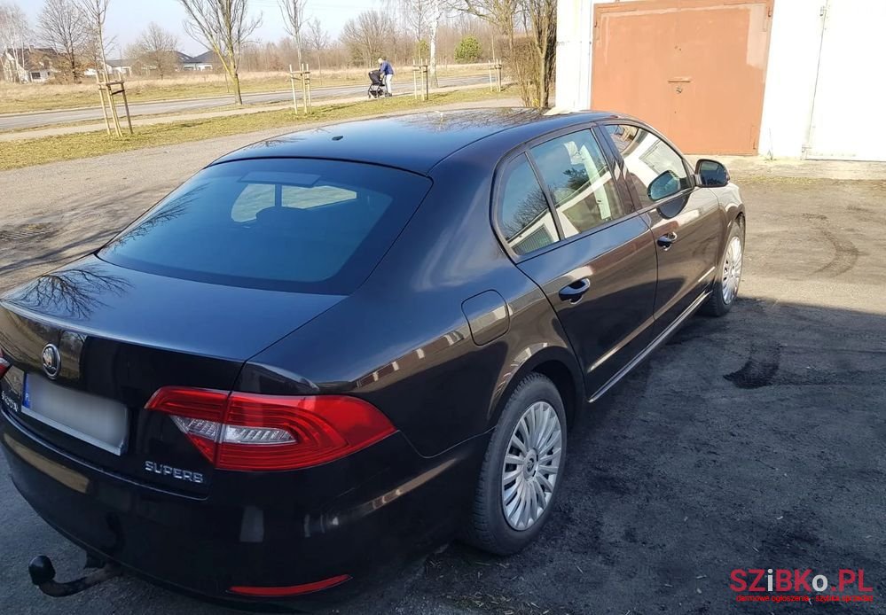 2014' Skoda Superb photo #5
