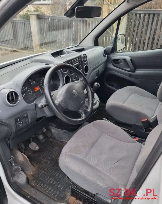 2013' Peugeot Partner photo #4