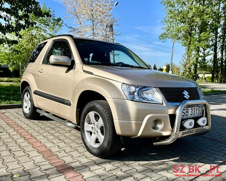 2011' Suzuki Grand Vitara photo #1